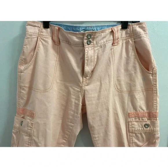 LEVI’S WOMEN PINK CAPRI PANTS SIZE 6 - Picture 4 of 9
